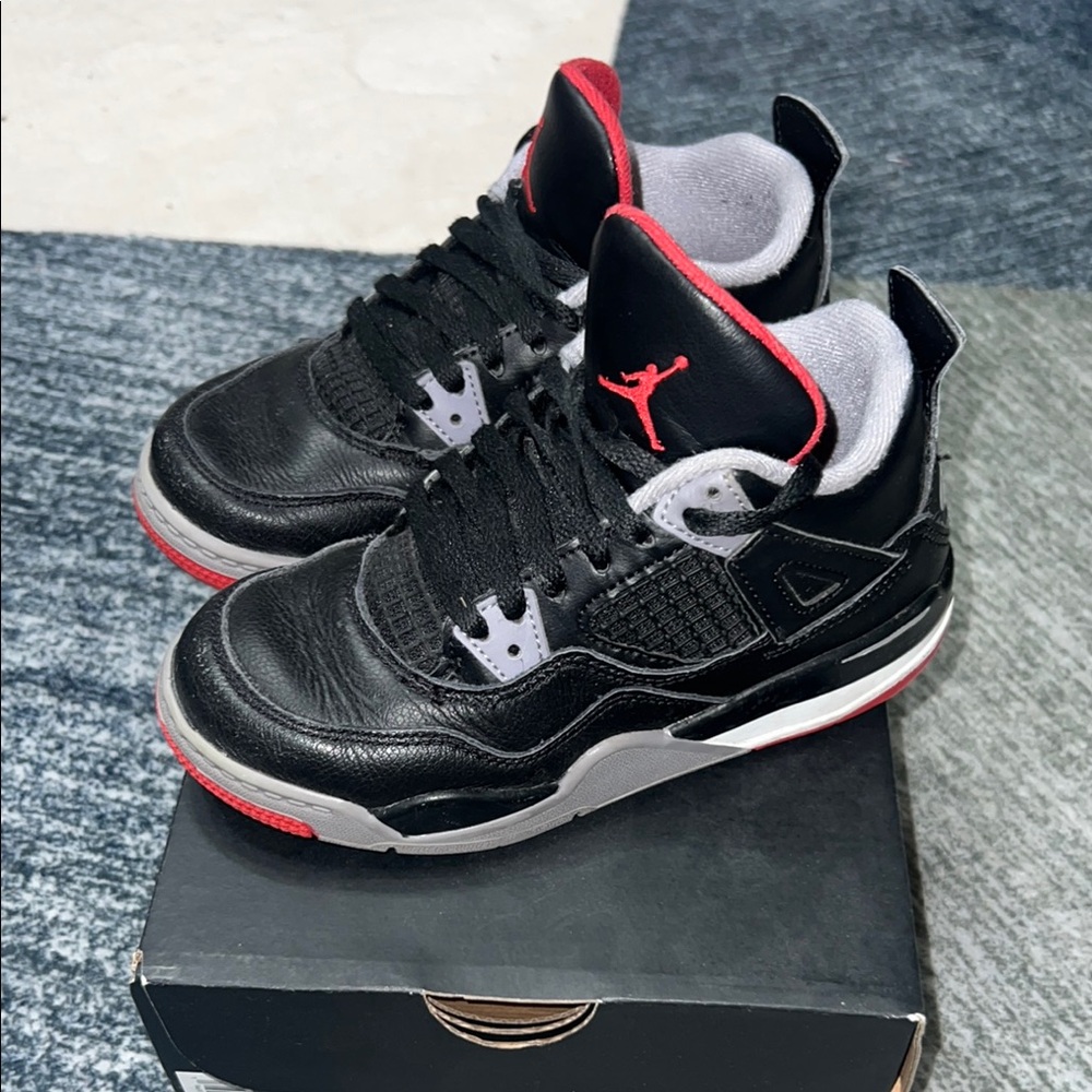 Jordan 4 Retro